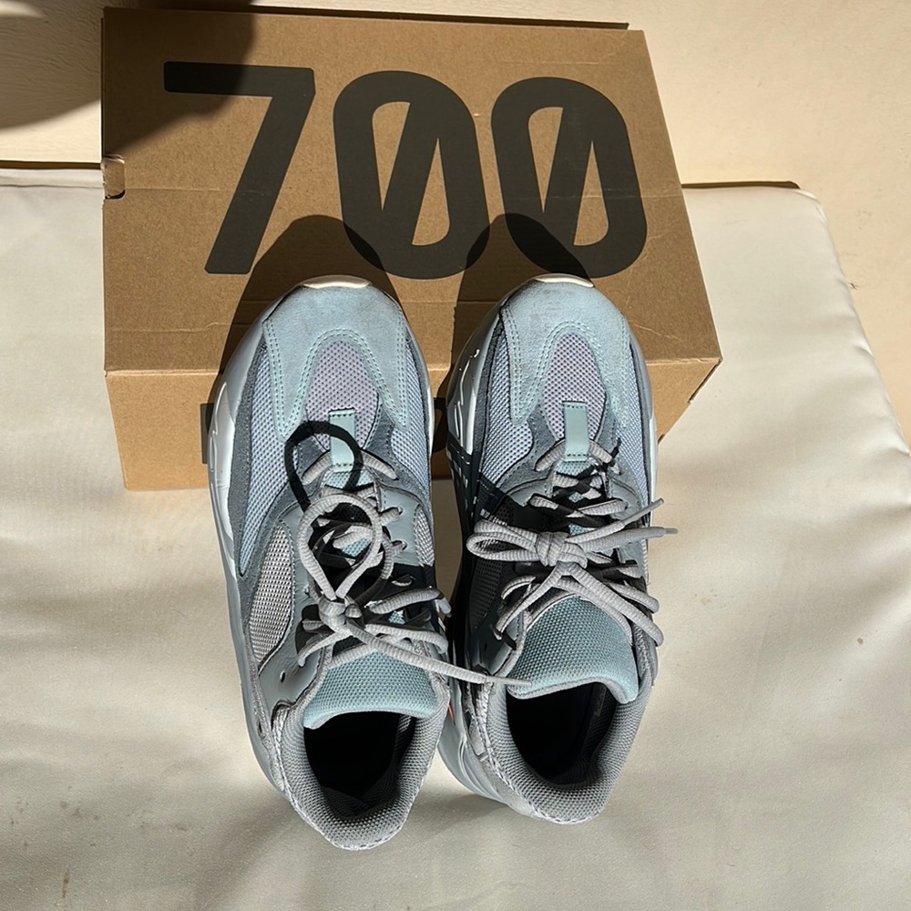 - Authentic Yeezy Boost 700 Inertia in great condition. Men’s size 7 in grey